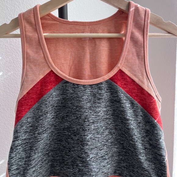 Beyond Yoga Colorblock Racerback Crop Tank – Size L - Picture 2 of 4